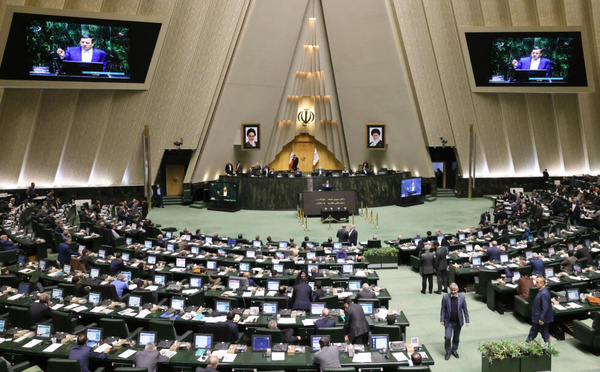 Iran - Une commission parlementaire approuve un plan de gestion en 8 points du « détroit d’#Ormuz ».