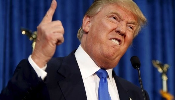 Le Trump-tanic coule en direct (et la Maison Blanche nous jure que c'est un sous-marin)