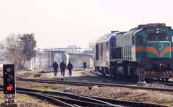 L'Iran rétablit des liaisons ferroviaires essentielles après les dégâts causés par les frappes américano-israéliennes (Press TV)
