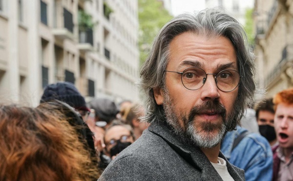 Aymeric Caron : « La loi Yadan vise à criminaliser toute critique d’Israël »
