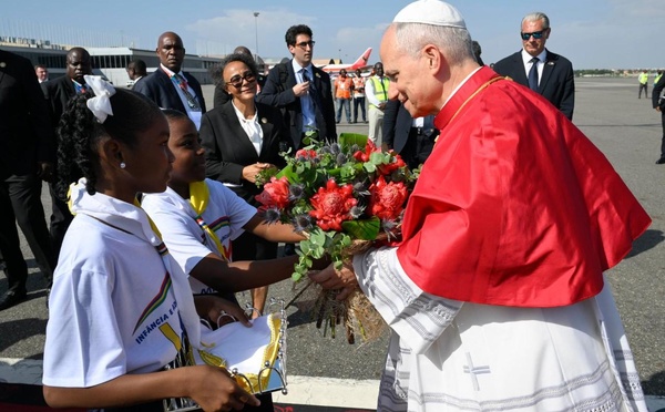 Le pape Léon XIV affirme ne pas vouloir « relancer le débat » avec Trump lors de son voyage en Angola
