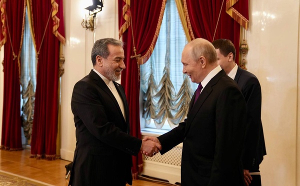 En visite en Russie, le chef de la diplomatie iranienne blâme les États-Unis pour l’échec des pourparlers