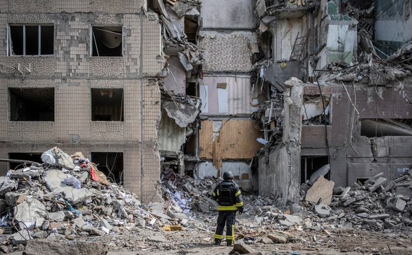 Ukraine: près de 20 morts dans des frappes russes à quelque heures d'une potentielle trêve