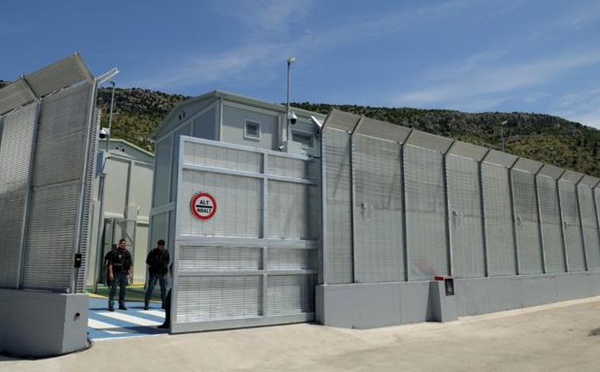 Divisée, l’UE reporte sa décision sur les centres migratoires offshore