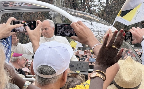 Visite en France - Le pape prône la paix et fustige la « tromperie » dans les relations internationales