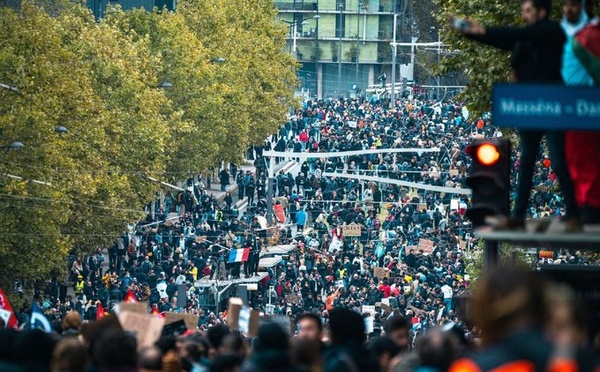 France - Des manifestations massives loin des violences de la semaine dernière
