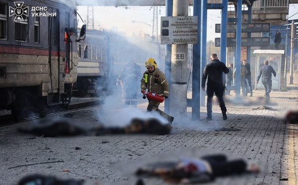Ukraine : 14 morts dans une attaque de drone russe sur la gare de Dnipro