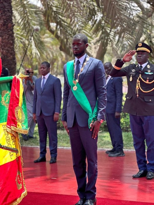 diomaye au garde a vous palais diomaye au garde a vous palais